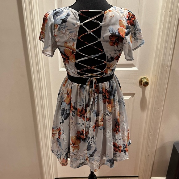 🧡LULUS🧡 - Picture 4 of 6